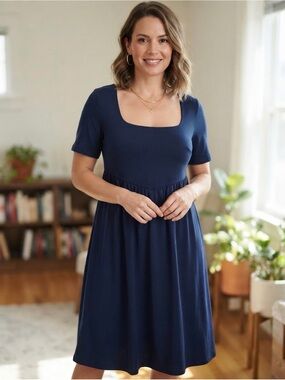 BloomChic Navy Square-Neck Short Sleeve Dress